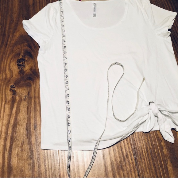 ☄️SOLD☄️Fabletics Front Knot Tie Workout Shirt - Picture 7 of 7